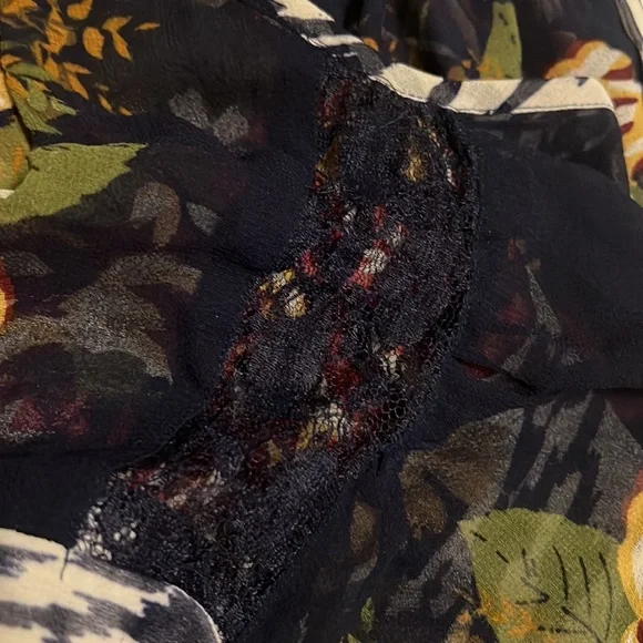 Angie, Tie Up Hem, Rolled Sleeves, Floral Print Top, Multi, Small - Picture 3 of 10